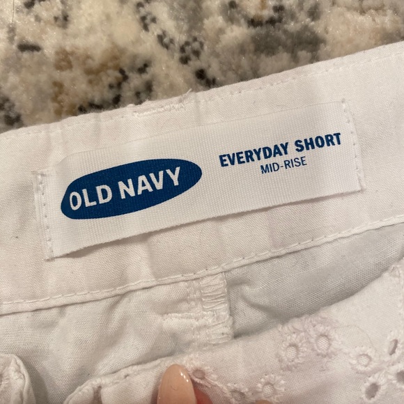 Old Navy size 12 Everyday Short - Picture 3 of 4